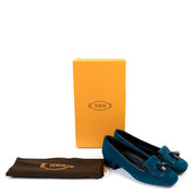 Tods Petrol Green Suede Flats - Size 36 for the best price at Labellov secondhand luxury in Antwerp. Buy and sell your authentic designer shoes.
