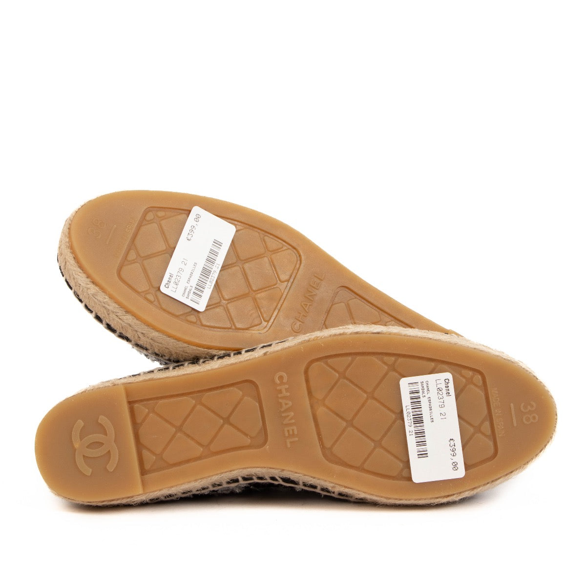 Shop safe online at Labellov in Antwerp this 100% authentic second hand Chanel Black and Silver Shimmer Espadrilles - size 38