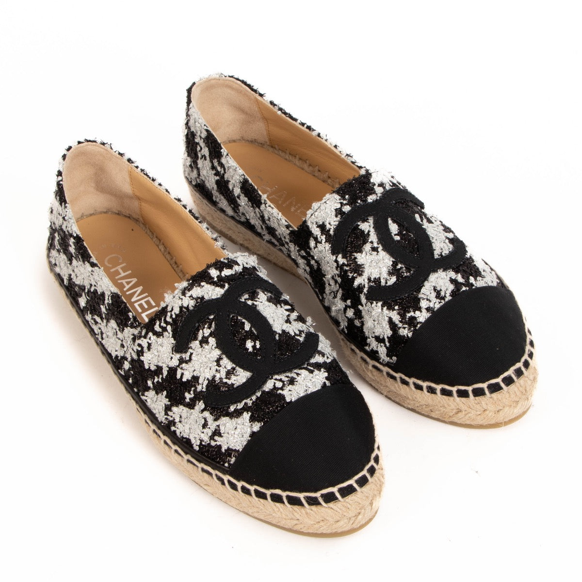 Shop safe online at Labellov in Antwerp this 100% authentic second hand Chanel Black and Silver Shimmer Espadrilles - size 38