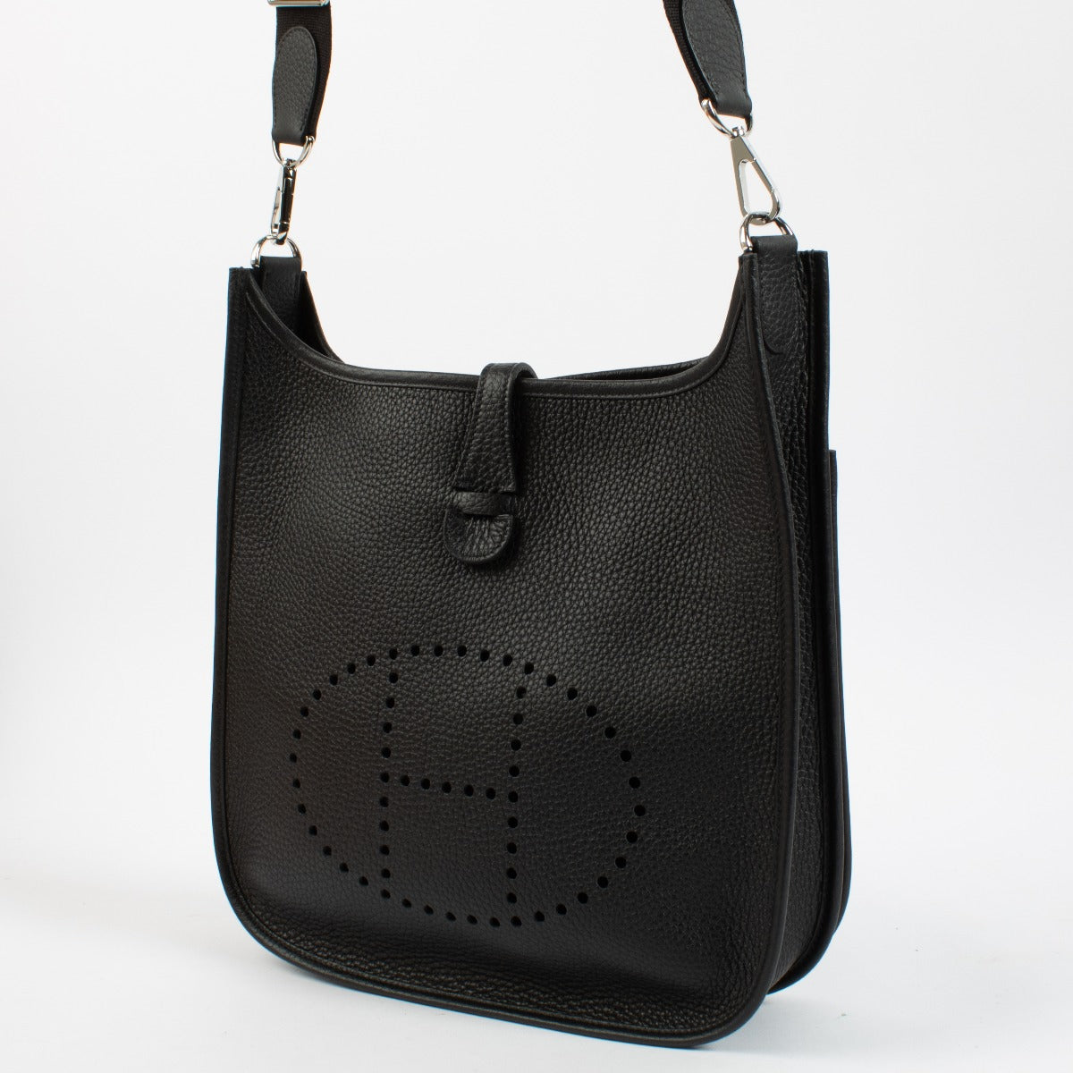 shop 100% authentic second hand Hermès Evelyne 29 Black Taurillon Clemence PHW on Labellov.com