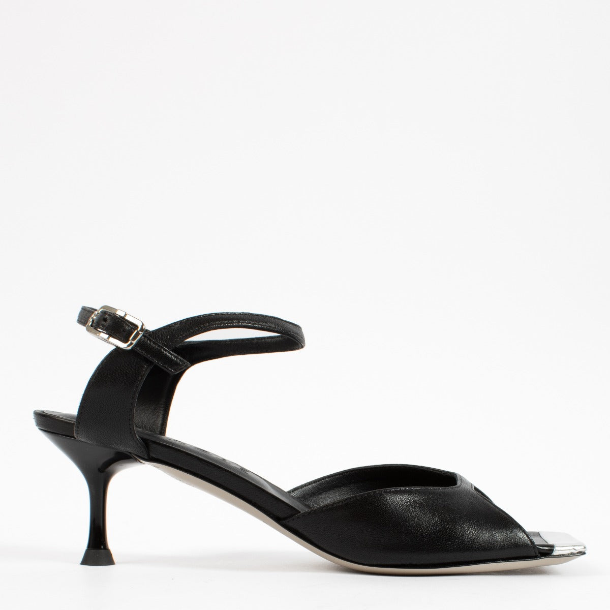 shop 100% authentic second hand Morobé Sandals Mid Grace 05 Black Heels - Size 37 1/2 on Labellov.com