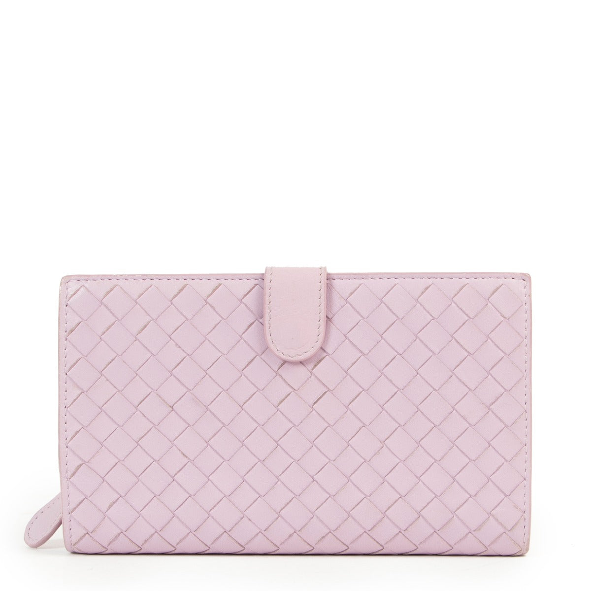 Shop safe online at Labellov in antwerp this 100% authentic second hand Bottega Veneta Lilac Intrecciato Wallet