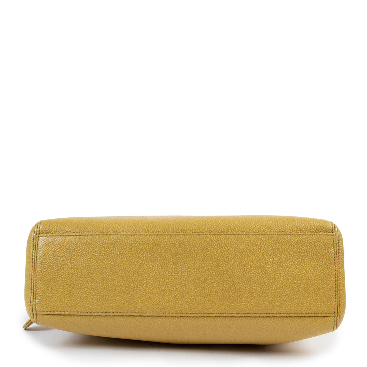 Shop safe online at Labellov in Antwerp this 100% authentic second hand Chanel Mustard Caviar Leather Top Handle