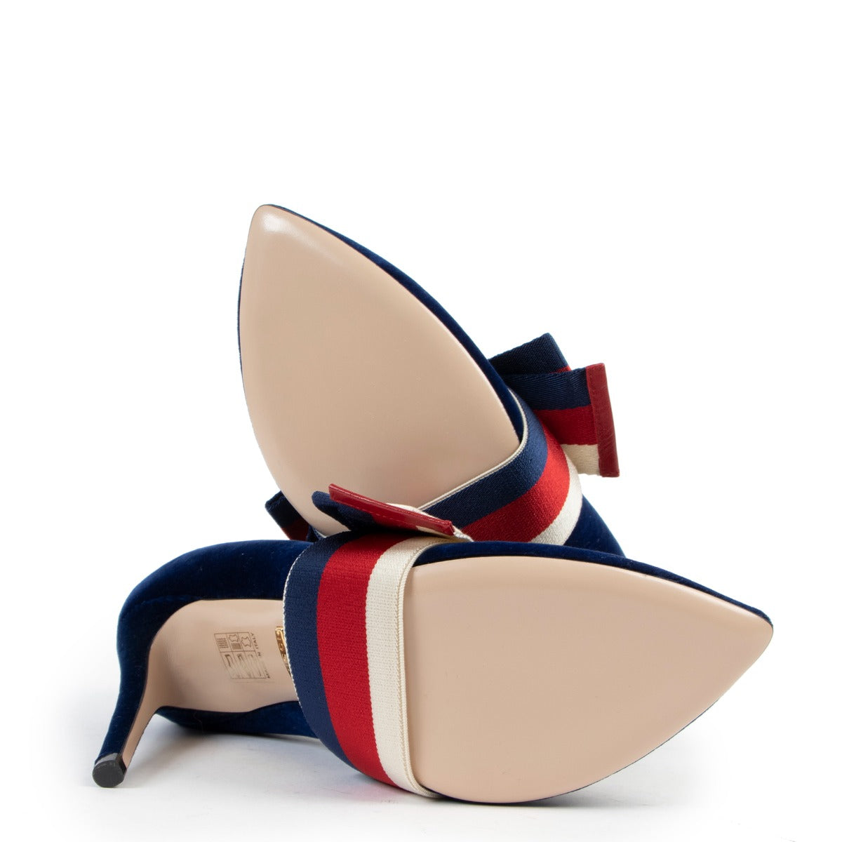 Buy an authentic pair of second hand Gucci Blue Velvet Pumps Size 37 at Labellov