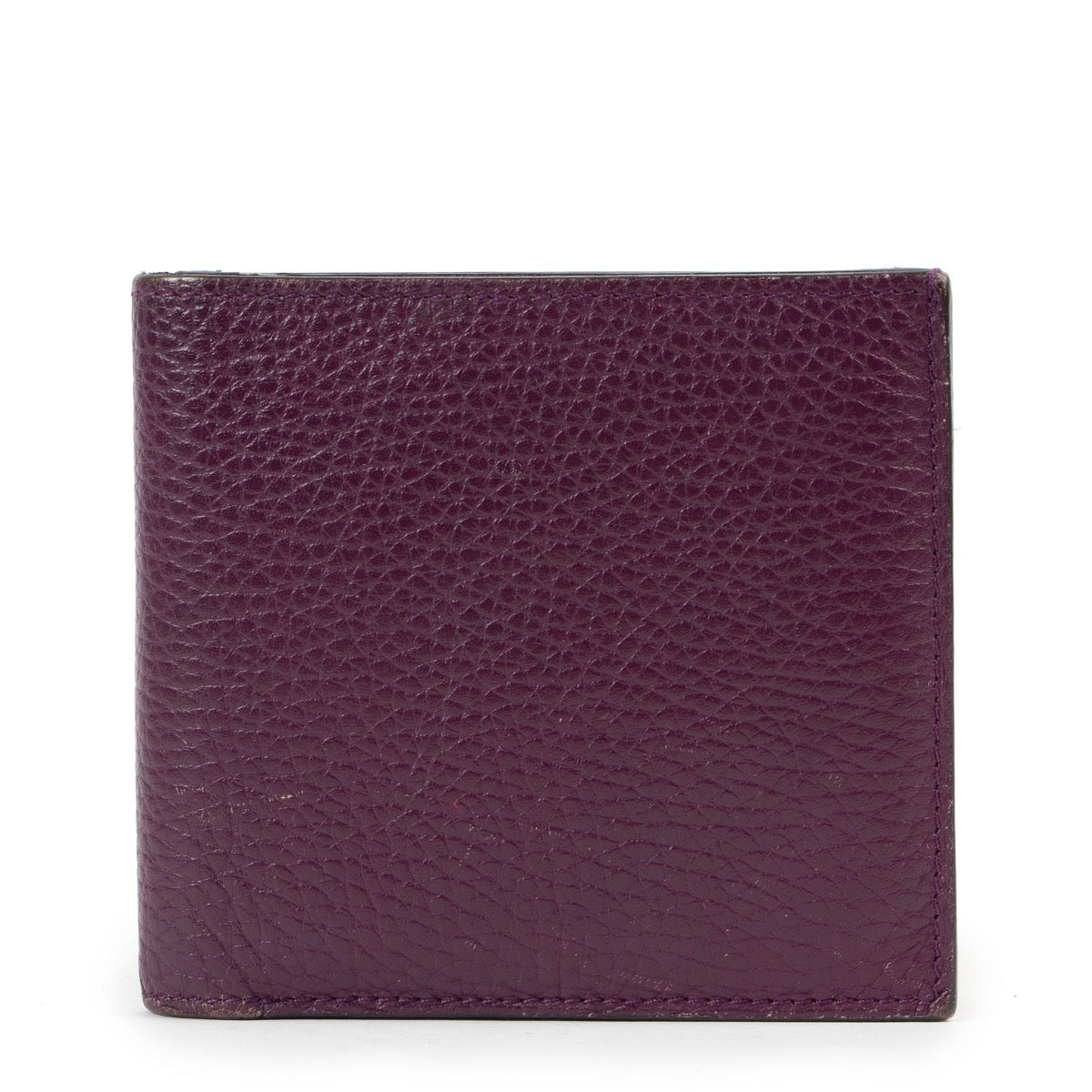 Shop safe online at Labellov in Antwerp this 100% authentic second hand Hermès Purple Leather Wallet