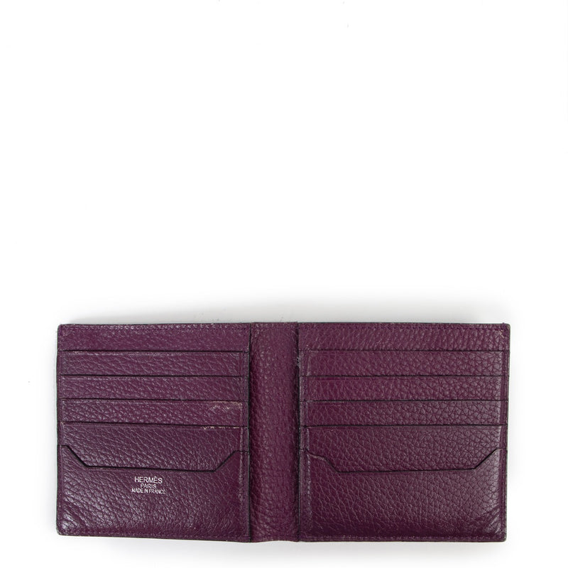 Shop safe online at Labellov in Antwerp this 100% authentic second hand Hermès Purple Leather Wallet