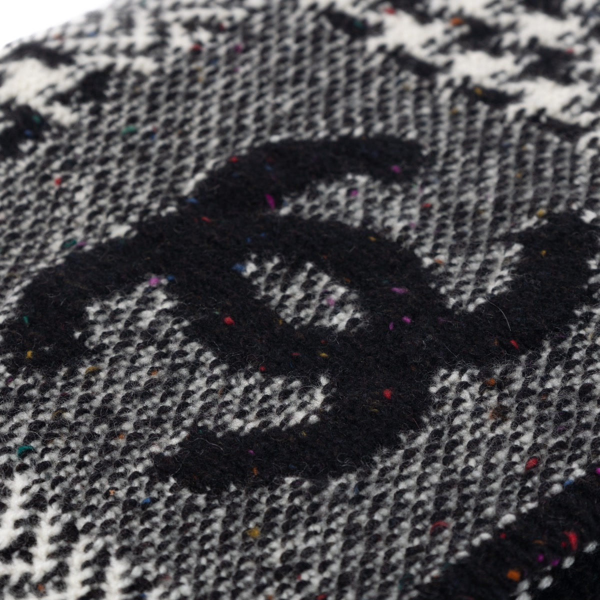 Shop 100% authentic second-hand Chanel Black/ White Cashmere Scarf on Labellov.com