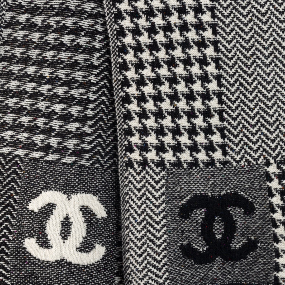 Shop 100% authentic second-hand Chanel Black/ White Cashmere Scarf on Labellov.com