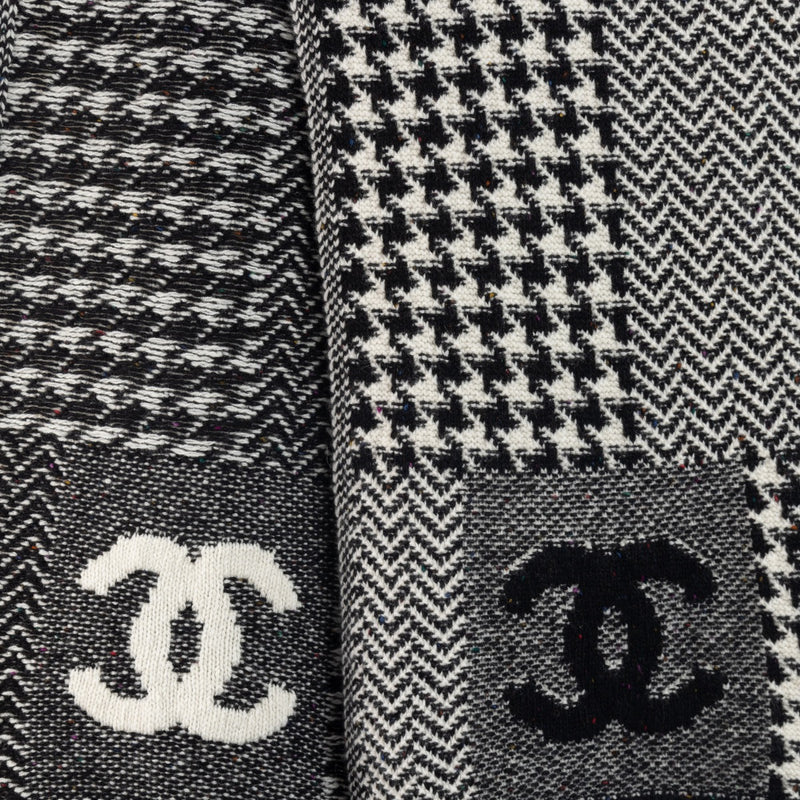 Shop 100% authentic second-hand Chanel Black/ White Cashmere Scarf on Labellov.com