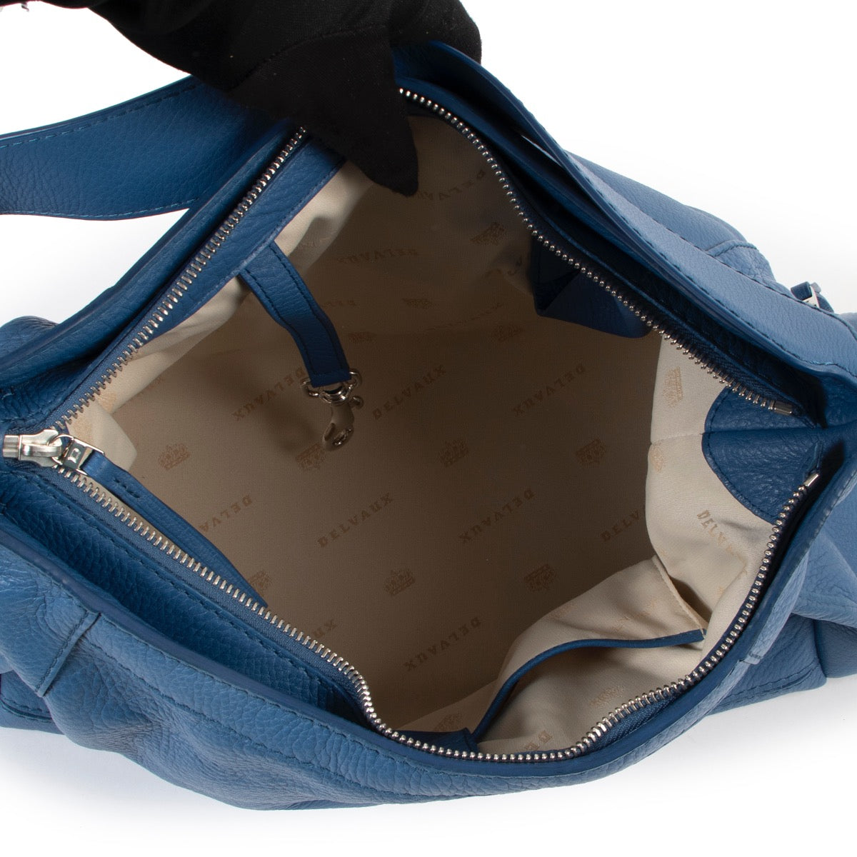 Shop safe online at Labellov in Antwerp this 100% authentic second hand Delvaux Blue Royal Samedi Shoulder Bag