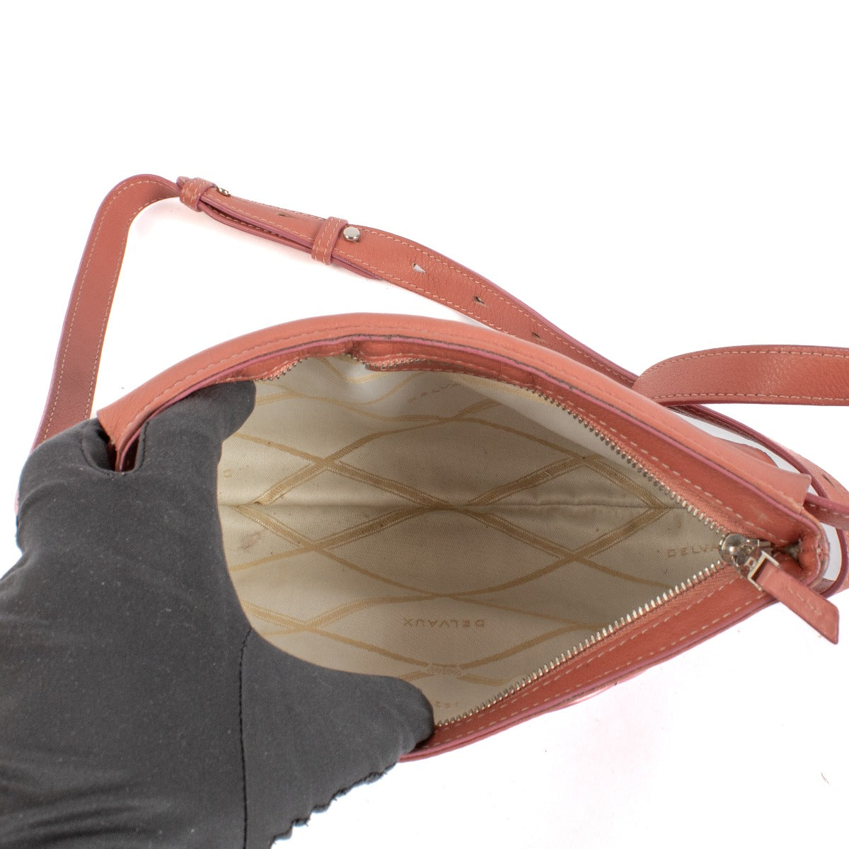 Shop safe online at Labellov in Antwerp and Knokke this 100% authentic second hand Delvaux Pink Louise Belt Bag