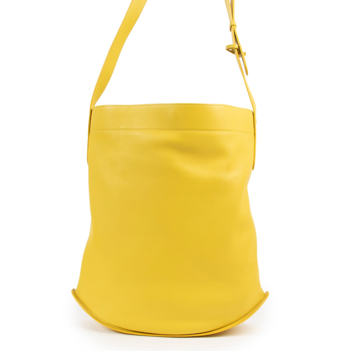 Shop safe online at Labellov in Antwerp this 100% authentic second hand Delvaux Yellow Leather Le Pin Crossbody