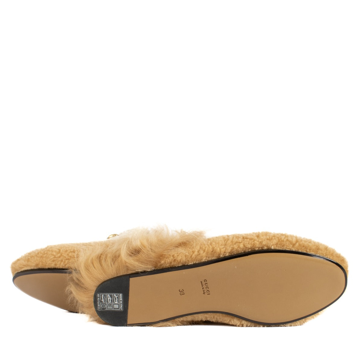 Shop safe online at Labellov in Antwerp, Brussels and Knokke this 100% authentic second hand Gucci White Fur Princetown Loafers - Size 38