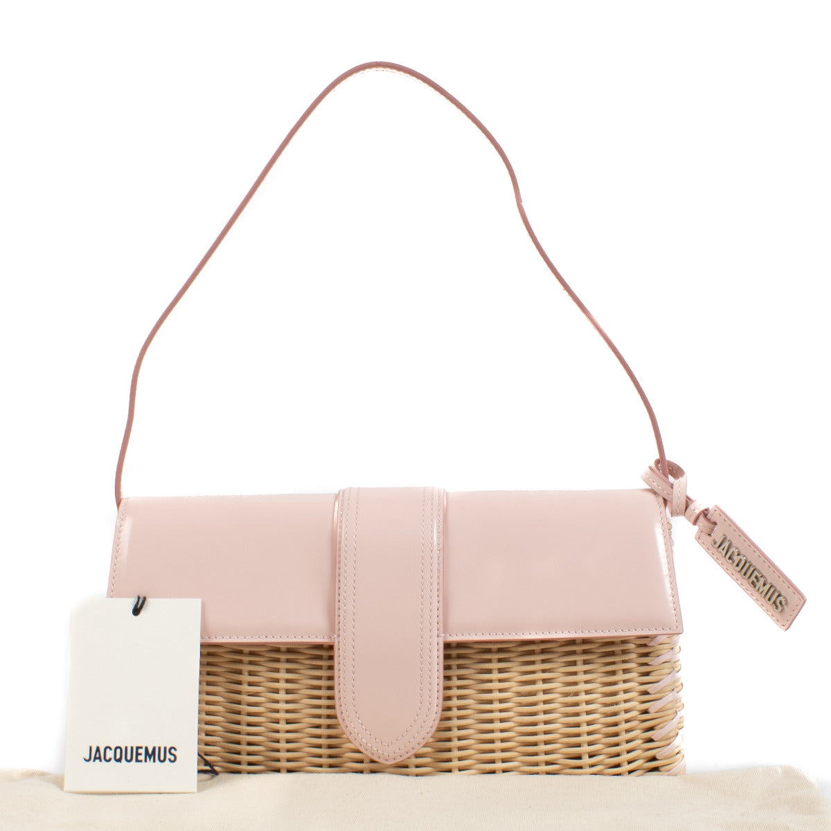 Jacquemus Pink Le Bambino Long Osier Wicker Bag for the best price at Labellov secondhand luxury in Antwerp and Knokke. Koop en verkoop aan de beste prijs bij Labellov.