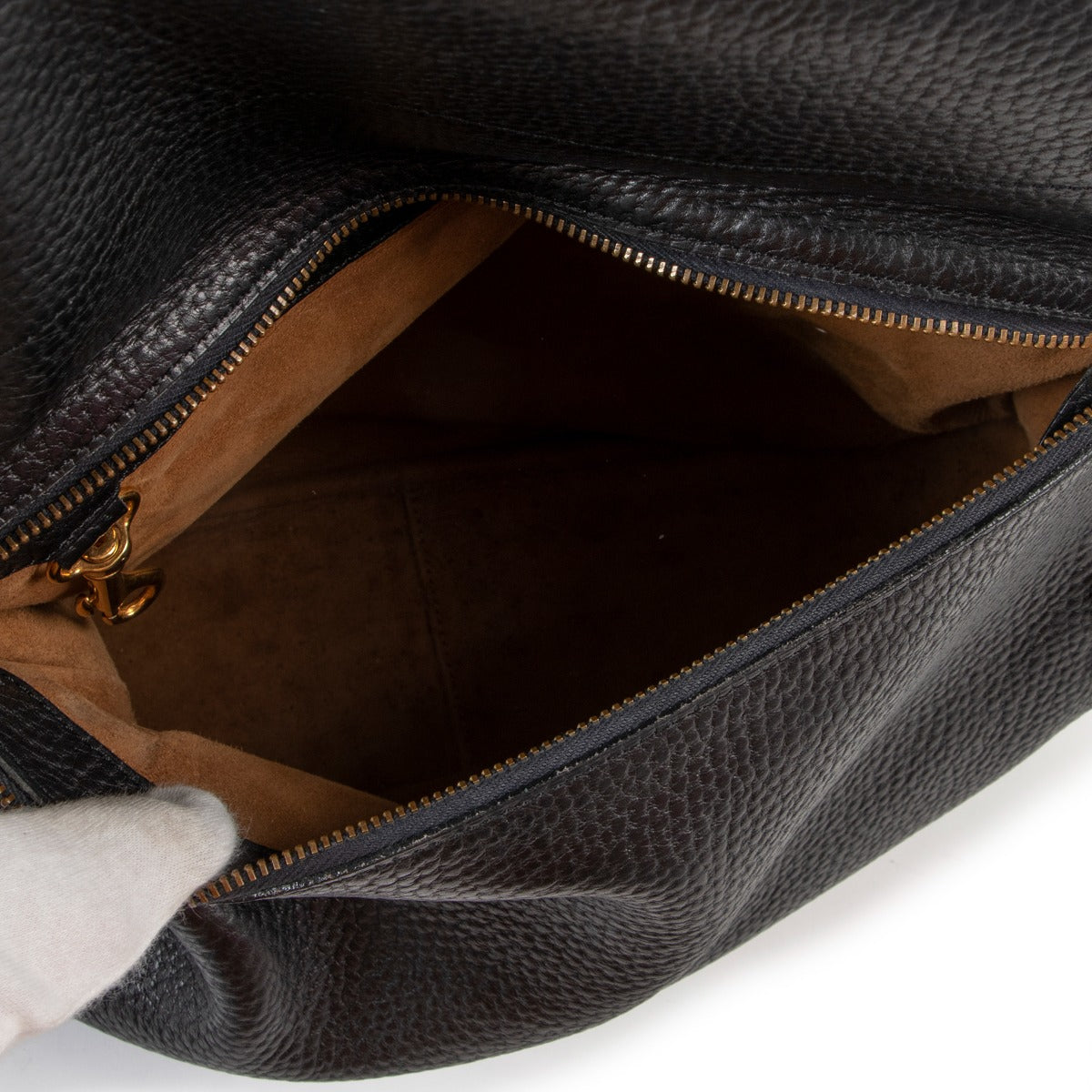 Buy luxury second hand high end designer vintage Delvaux D Black Leather Messenger Bag at Labellov.