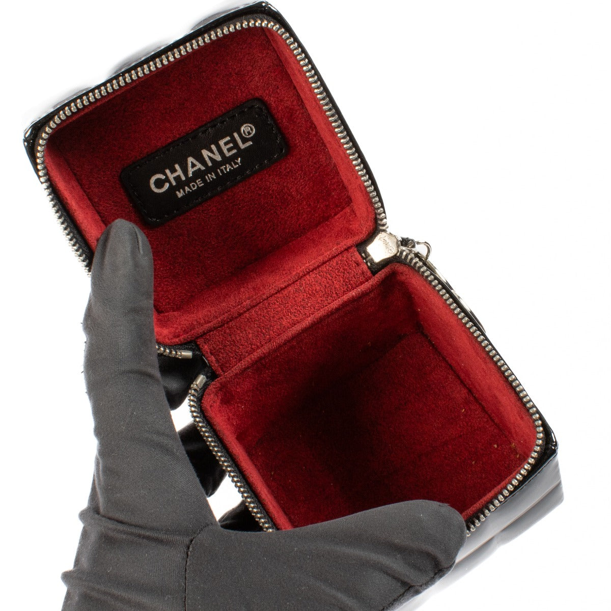 Shop 100% authentic secondhand Chanel Black Patent Leather Cube Clutch on Labellov.com