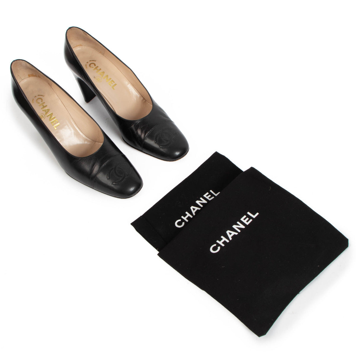 Escarpins Chanel en cuir noir avec CC - taille 39
