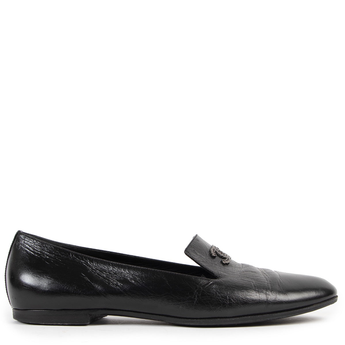 Shop now for your pre-loved, 100% authentic Chanel shoes, at Labellov.