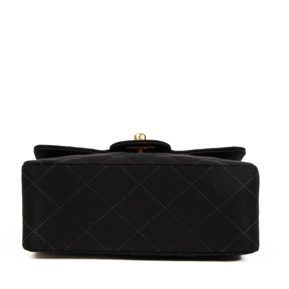 Buy real vintage Chanel black classic flap bag online at Labellov.com or in Antwerp, Knokke or Brussels