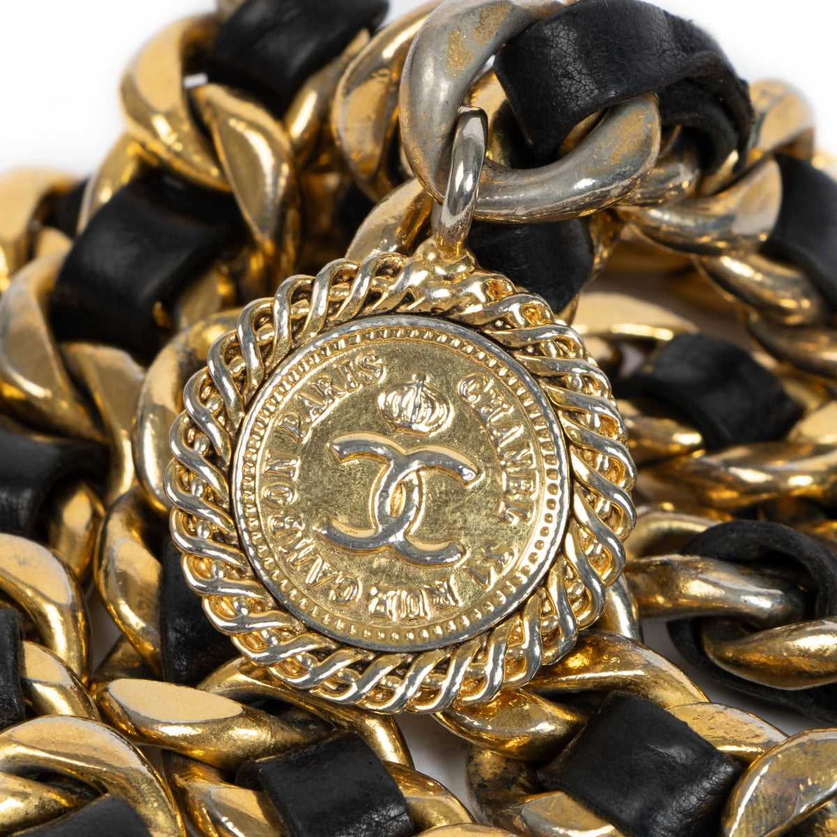Chanel Gold Chain Medallion Belt, Chanel medallion belt, Chanel gold chain belt, Chanel belt, Chanel Gold Chain Medallion Belt second hand, Chanel Gold Chain Medallion Belt vintage, Chanel Gold Chain Medallion Belt Antwerp