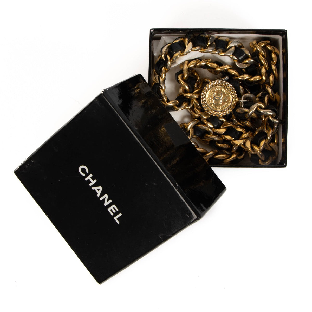 Chanel Gold Chain Medallion Belt, Chanel medallion belt, Chanel gold chain belt, Chanel belt, Chanel Gold Chain Medallion Belt second hand, Chanel Gold Chain Medallion Belt vintage, Chanel Gold Chain Medallion Belt Antwerp