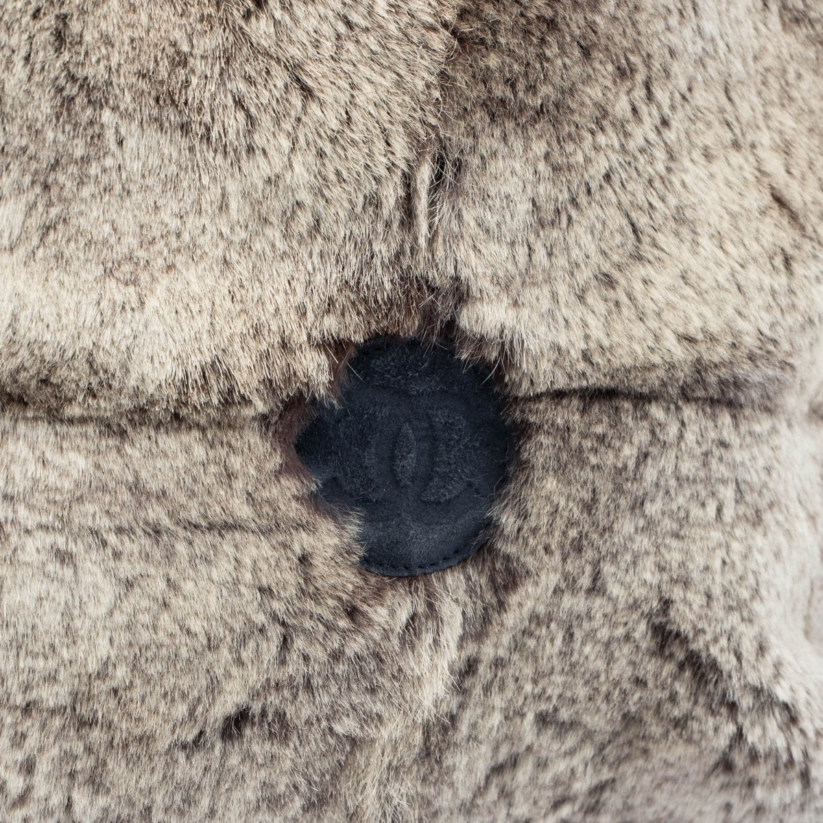 Buy real vintage in rabbit fur at Labellov.com or Antwerp, Brussels or Knokke.