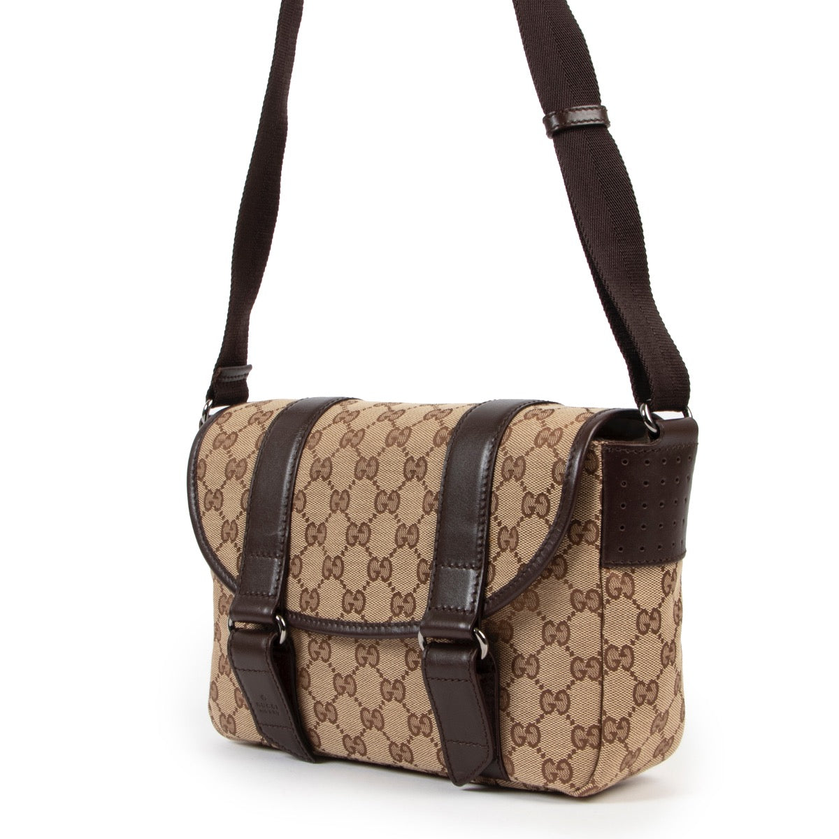 Shop safe online at Labellov in Antwerp this 100% authentic second hand Gucci Monogram Messenger Crossbody