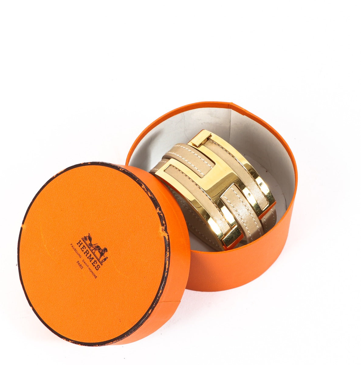 Buy an authentic second-hand Hermès Beige Leather Vintage Bracelet in very good condition at Labellov in Antwerp.
