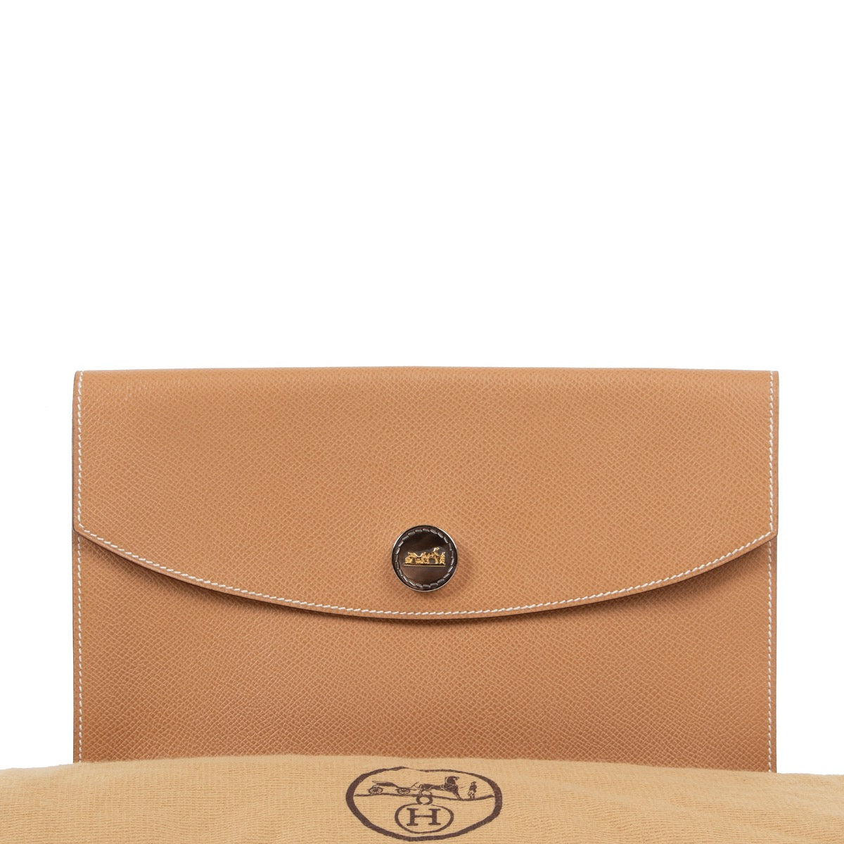 Shop safe online at Labellov in Antwerp this 100% authentic second hand Hermès Brown Leather Clutch