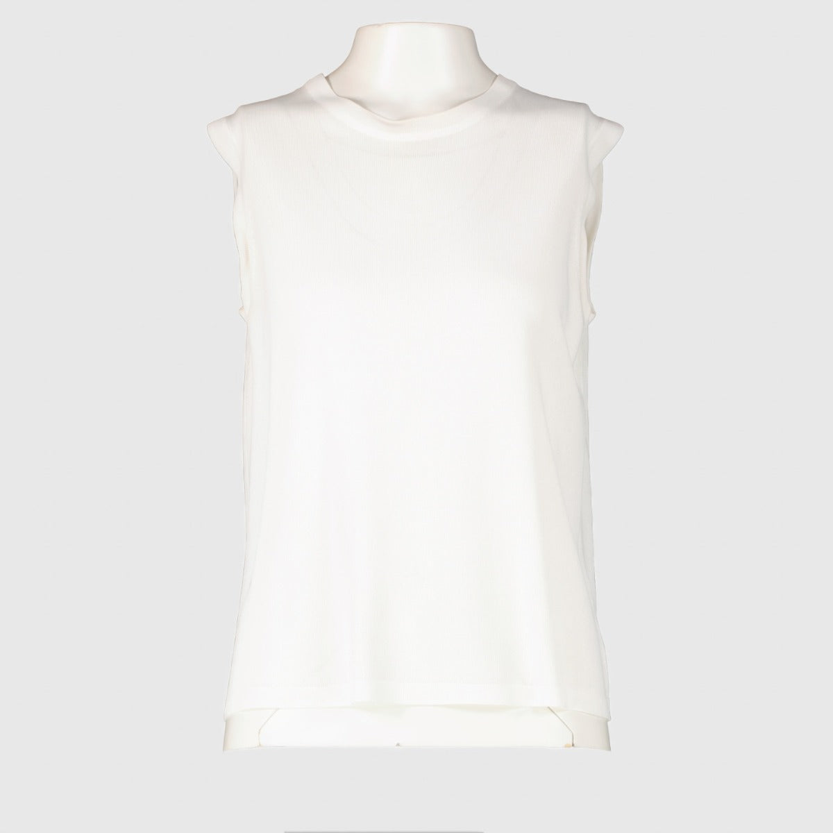 Authentic pre-loved Hermès White Top/Cardigan Set - Size M on Labellov.com