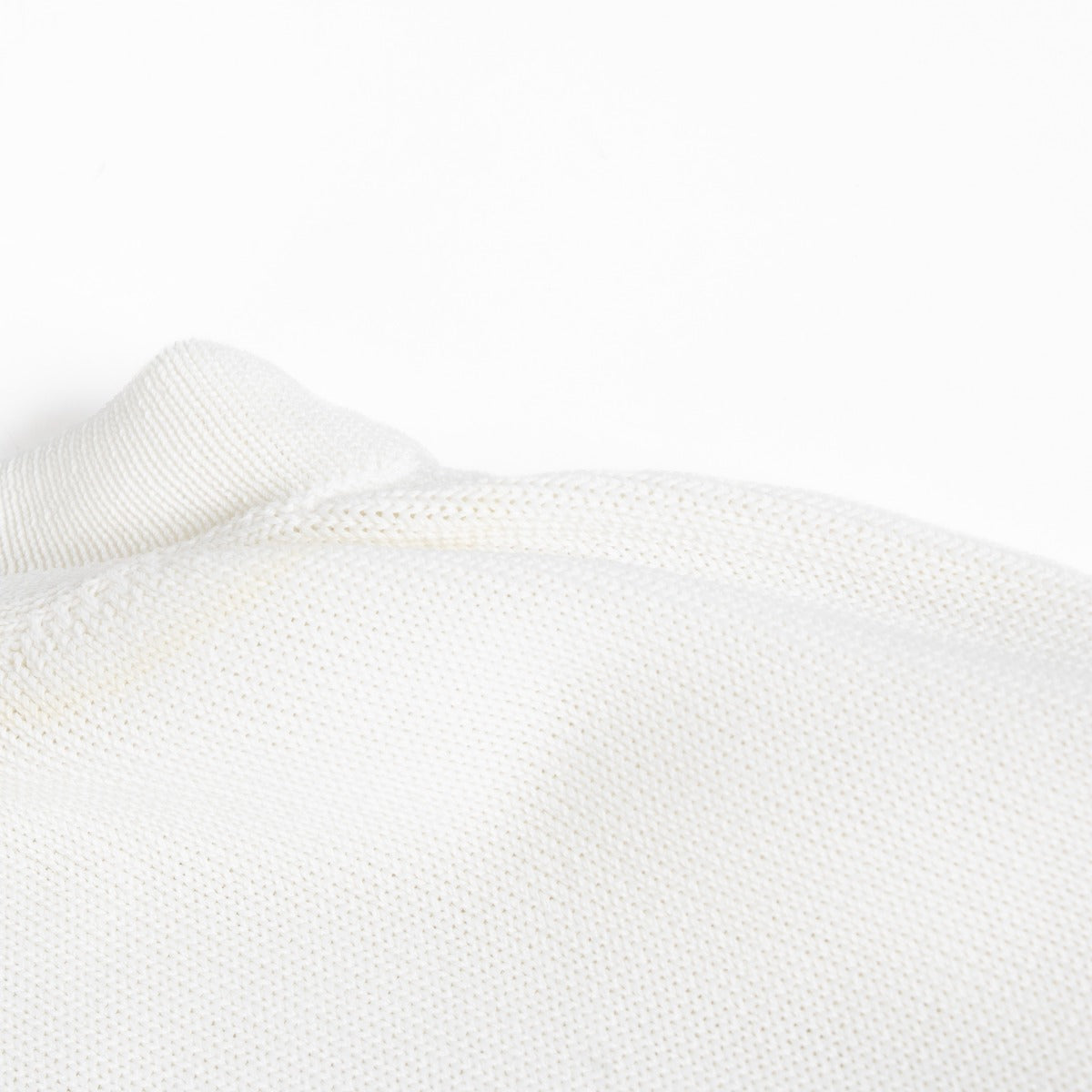 Authentic pre-loved Hermès White Top/Cardigan Set - Size M on Labellov.com