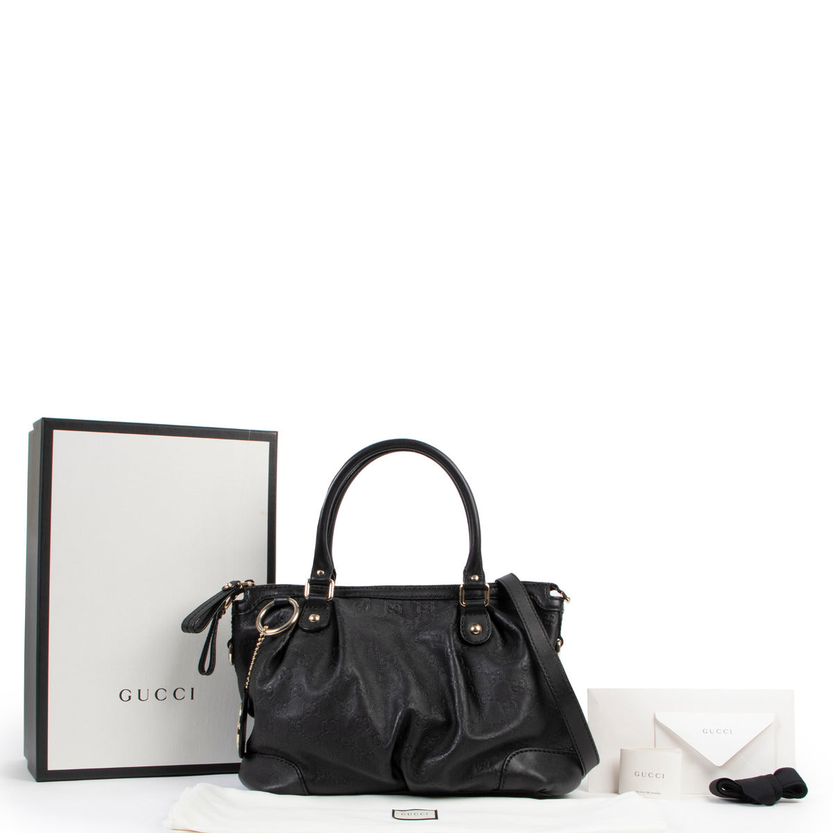 Shop safe online at Labellov in Antwerp this 100% authentic second hand Gucci Black Sukey Shoulder bag