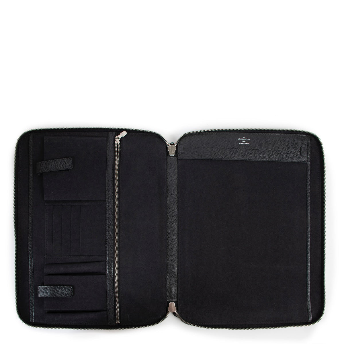 Shop safe online at Labellov in Antwerp this 100% authentic second hand Louis Vuitton Black Taiga Leather Briefcase