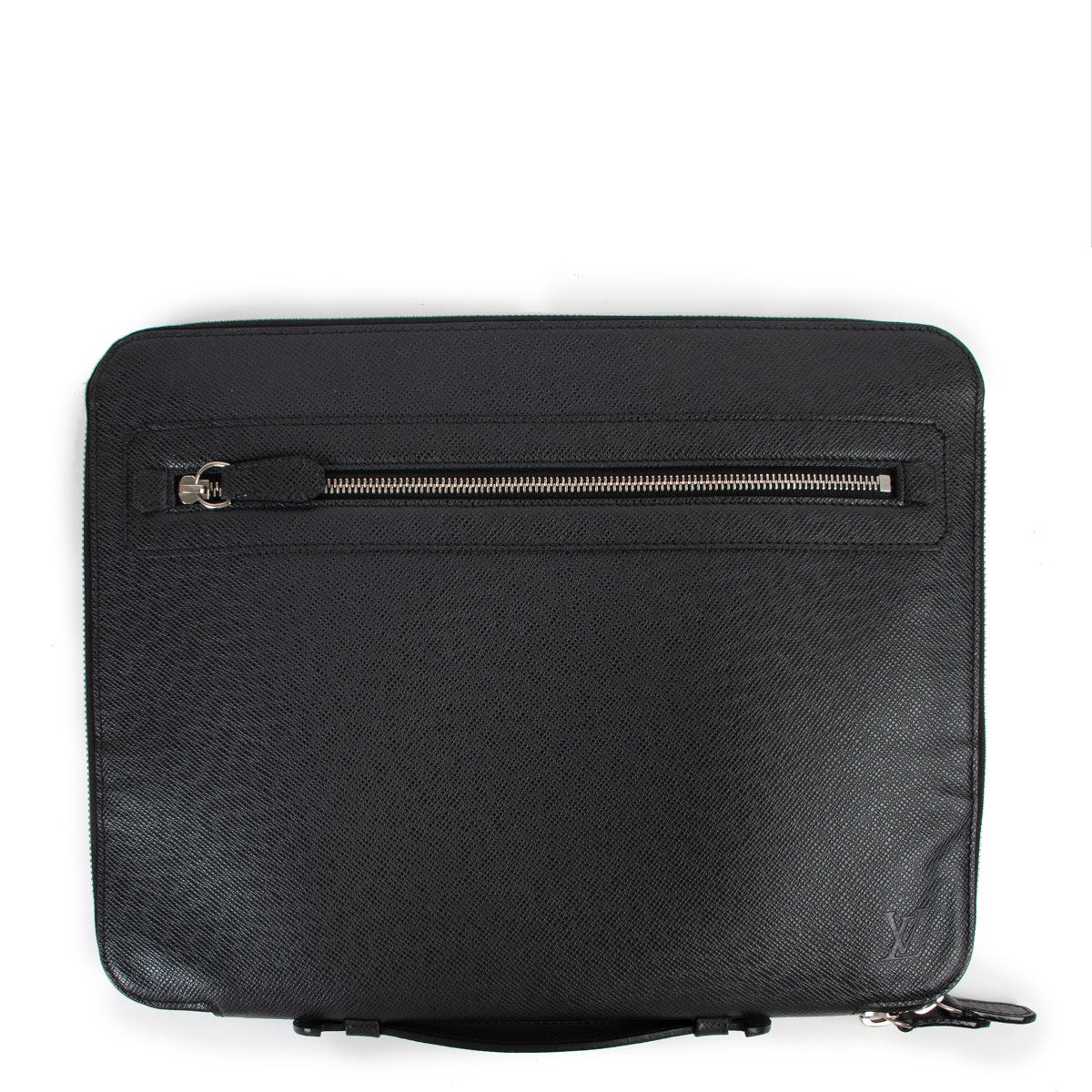 Shop safe online at Labellov in Antwerp this 100% authentic second hand Louis Vuitton Black Taiga Leather Briefcase