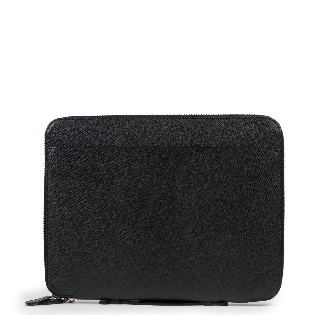 Shop safe online at Labellov in Antwerp this 100% authentic second hand Louis Vuitton Black Taiga Leather Briefcase