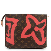 Shop safe online at Labellov in Antwerp this 100% authentic second hand Louis Vuitton Monogram Canvas Saint Tropez Toiletry Bag