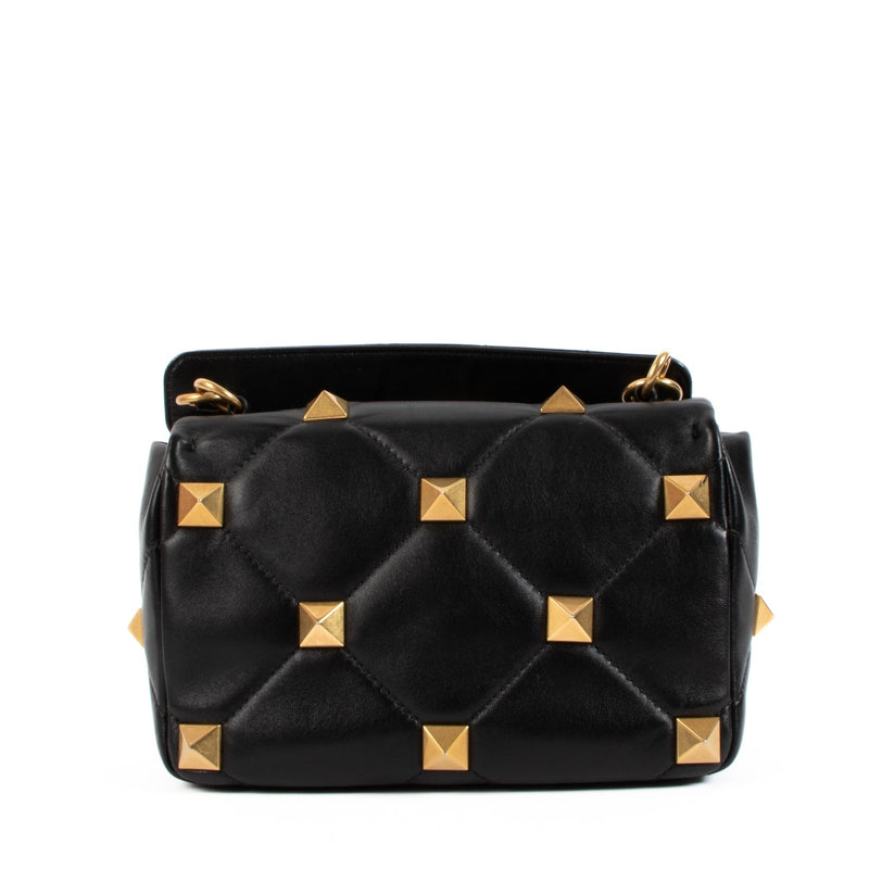 Shop safe online at Labellov in Antwerp this 100% authentic second hand Valentino Garavani Black Medium Roman Stud Bag