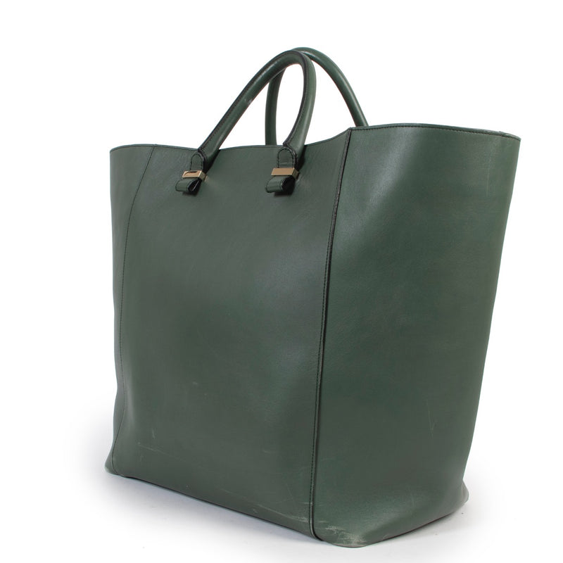 Shop safe online at Labellov in Antwerp this 100% authentic second hand Victoria Beckham Green Tote Top Handle