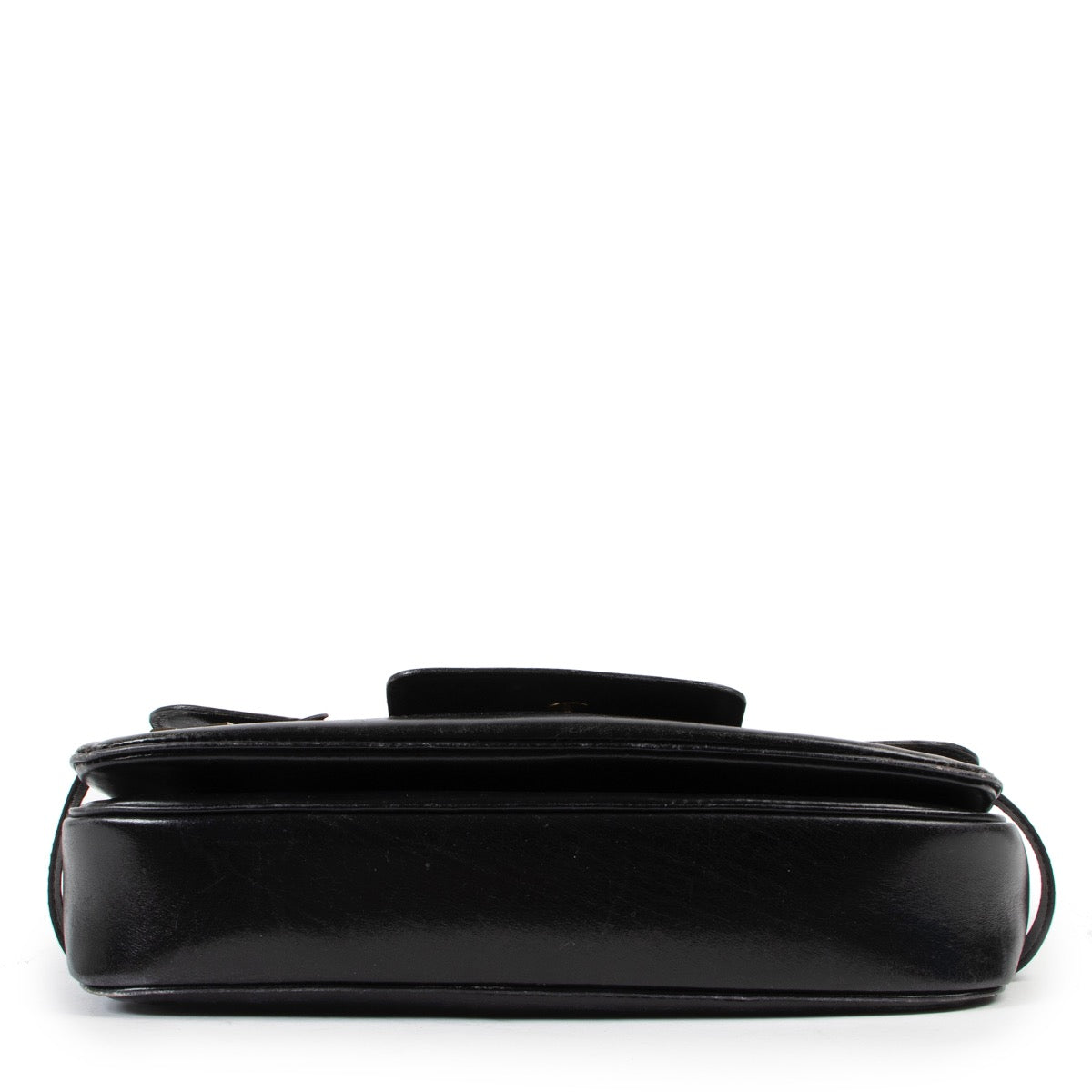 Shop safe online at Labellov in Antwerp this 100% authentic second hand Delvaux Black Leather Crossbody