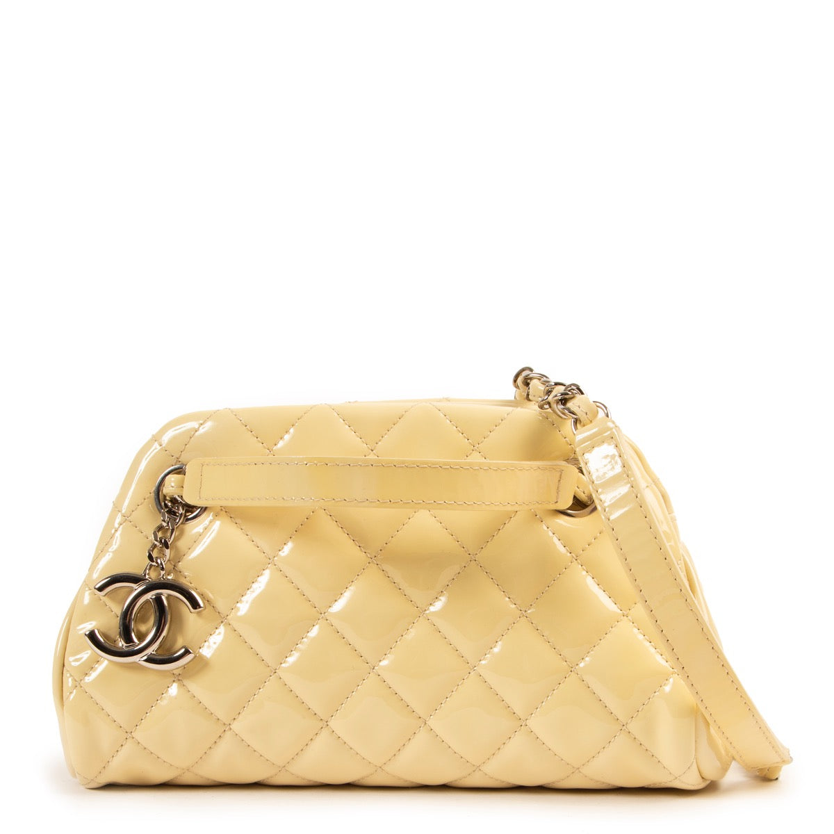 Sac à bandoulière Petite Shopping Chanel en cuir verni crème