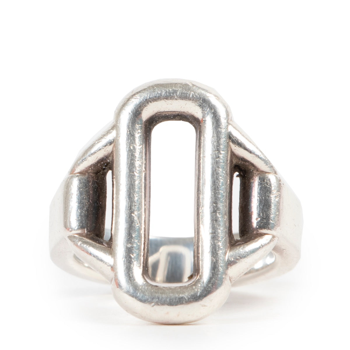 Shop safe online at Labellov in Antwerp this 100% authentic second hand Hermès Silver Attelage Ring - Size 52