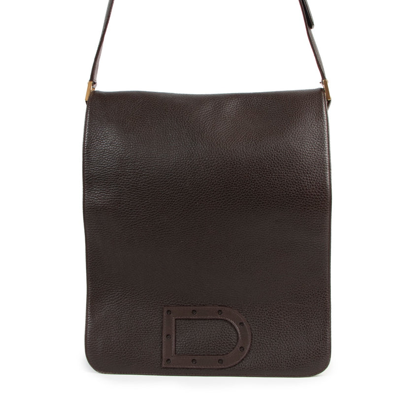 Shop safe online at Labellov in Antwerp this 100% authentic second hand Delvaux Brown Le Louise GM Crossbody