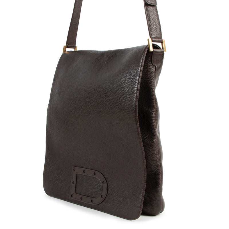 Shop safe online at Labellov in Antwerp this 100% authentic second hand Delvaux Brown Le Louise GM Crossbody