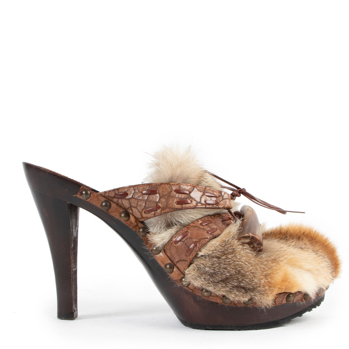Buy authentic second hand Christian Dior Brown Rabbit Fur Clog Sandals in very good condition at Labellov in Antwerp.