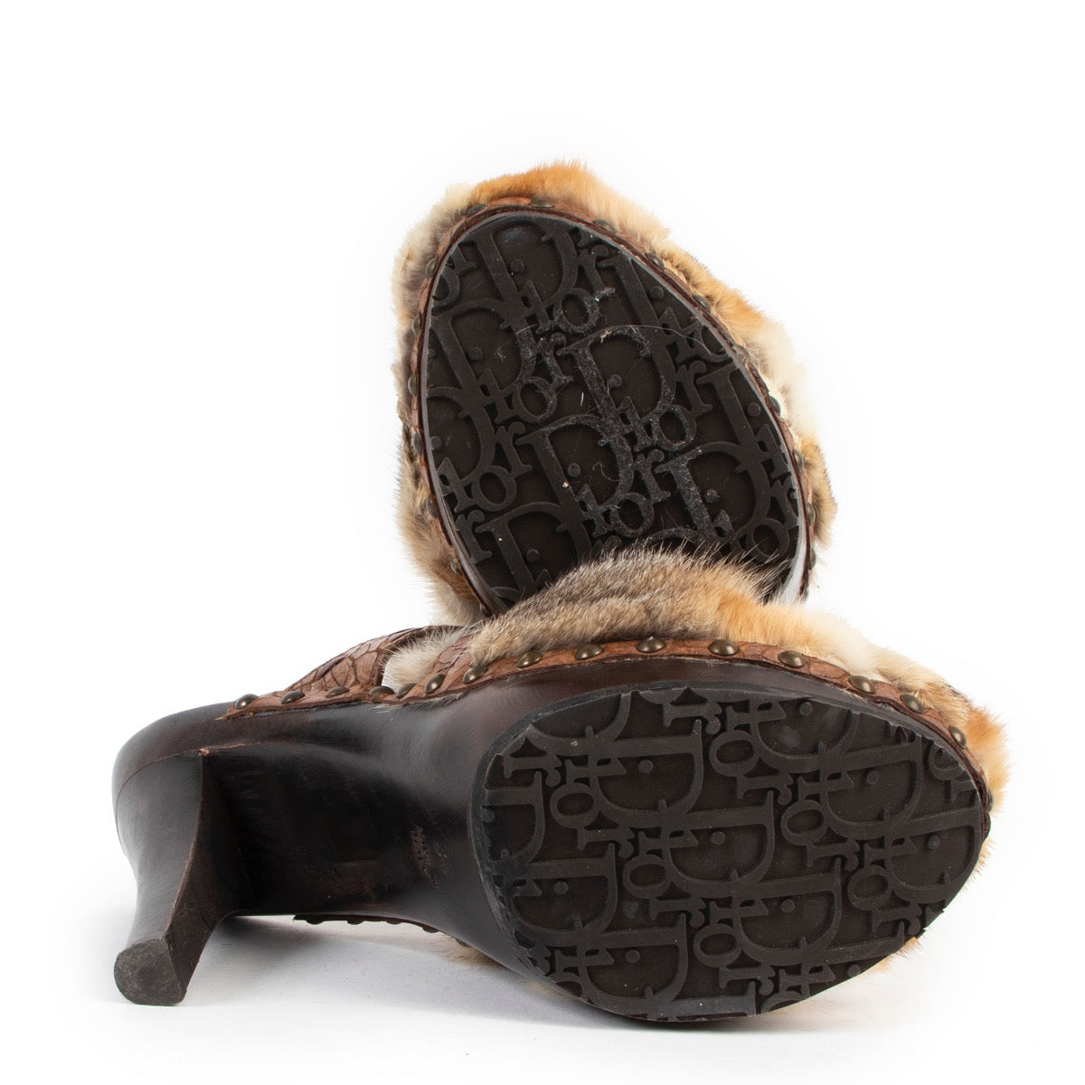 Buy authentic second hand Christian Dior Brown Rabbit Fur Clog Sandals in very good condition at Labellov in Antwerp.