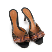 Buy online authentic second hand Fendi Brown Zucca Canvas Open Toe Sandals in very good condition at Labellov in Antwerp.