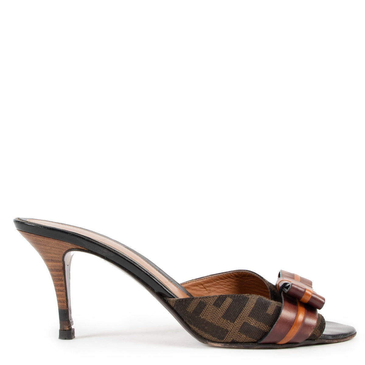 Buy online authentic second hand Fendi Brown Zucca Canvas Open Toe Sandals in very good condition at Labellov in Antwerp.