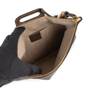 Shop safe online at Labellov in Antwerp this 100% authentic second hand Gucci Brown Leather Bamboo Clutch
