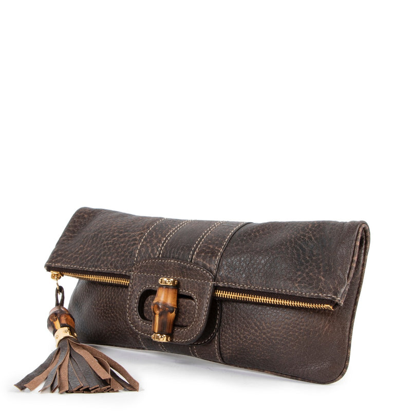 Shop safe online at Labellov in Antwerp this 100% authentic second hand Gucci Brown Leather Bamboo Clutch