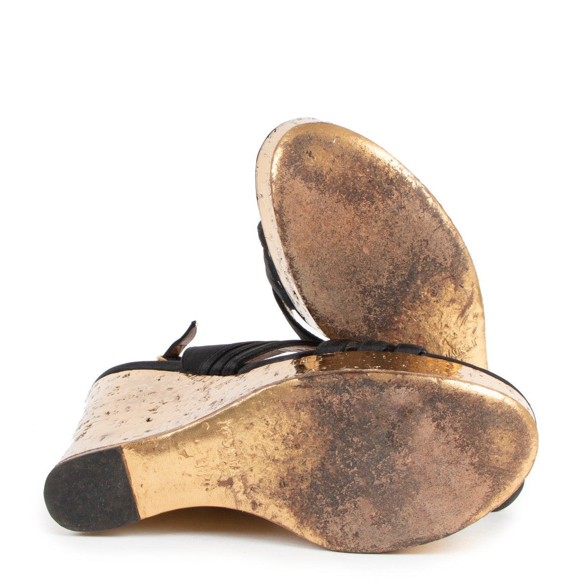Shop safe online at labellov in Antwerp this 100% authentic second hand Saint Laurent Black and Gold Wedge Heels High